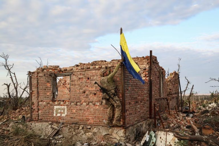 2000 метрів до Андріївки / 2000 Meters to Andriivka (2025)